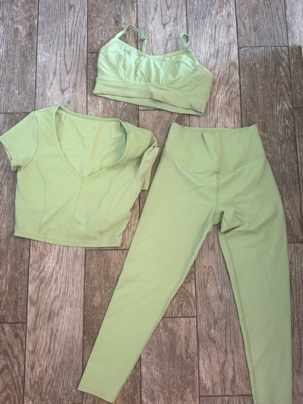 aerie Light Green Active Set - Crop Top, Sports Bra & Leggings